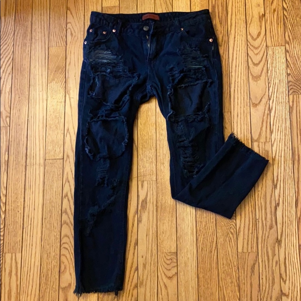 Black distressed jeans